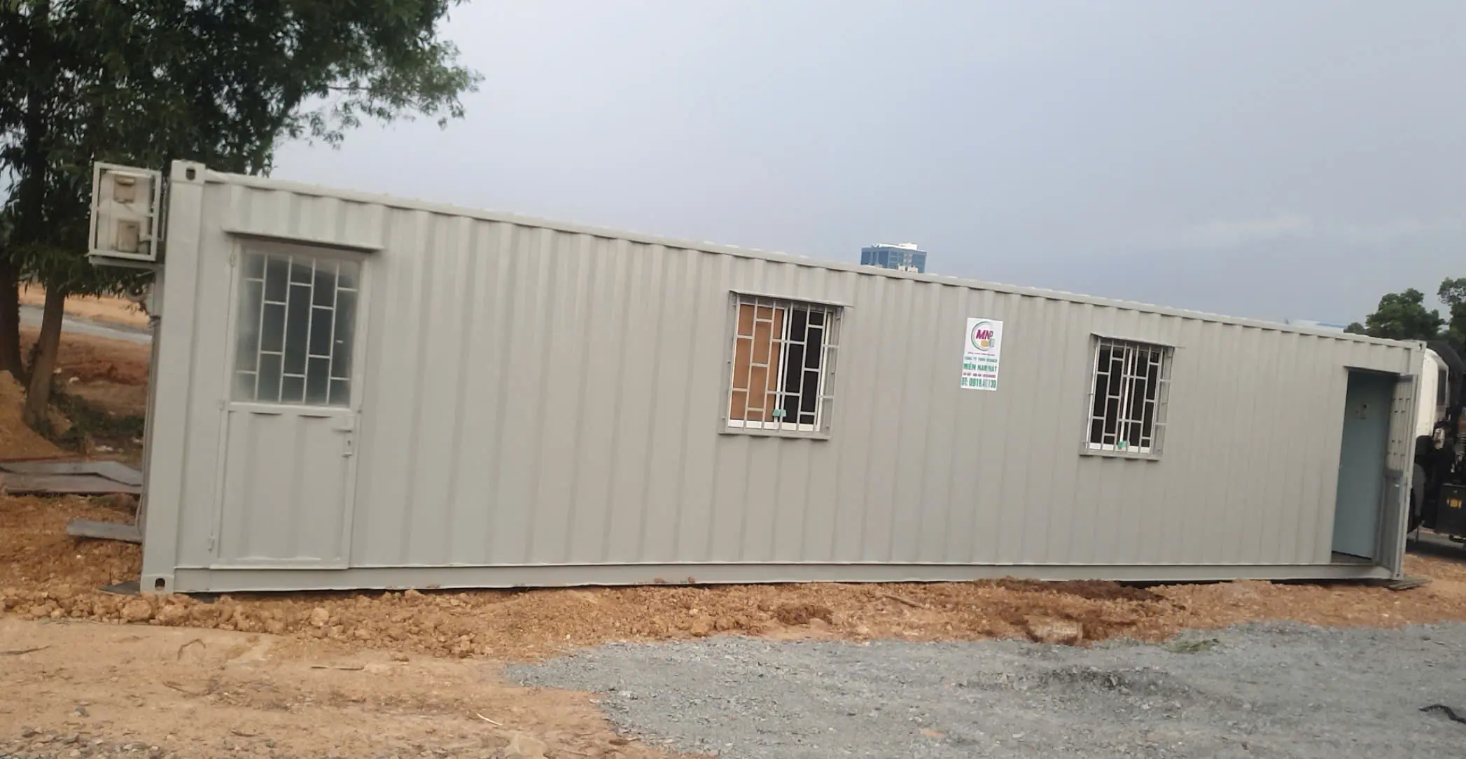 container miền nam ph&aacute;t